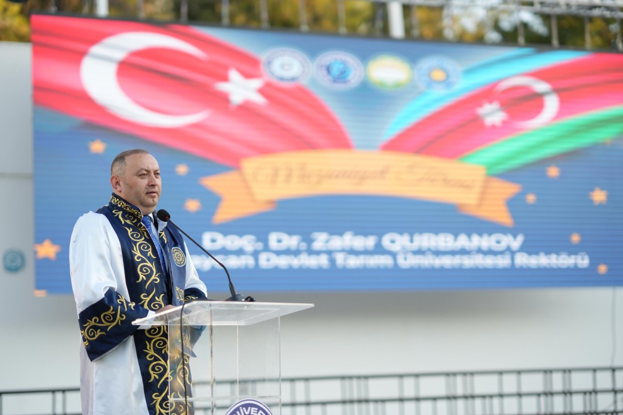 ADAU tələbələri Ege Universitetindən birinciliklə məzun olublar - FOTOLAR